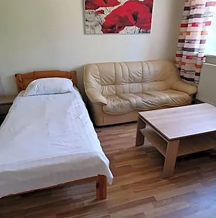 Hostel Maenniku Jk *