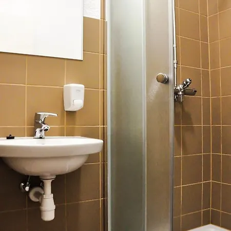 Hostel Maenniku Jk *